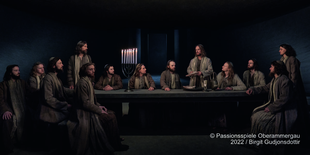 Bild Passionspiel 04-das-abendmahl-foto-birgit-gudjonsdottir-1 © Passoinsspiele Oberammergau 2022 / Birgit Gudjonsdottir